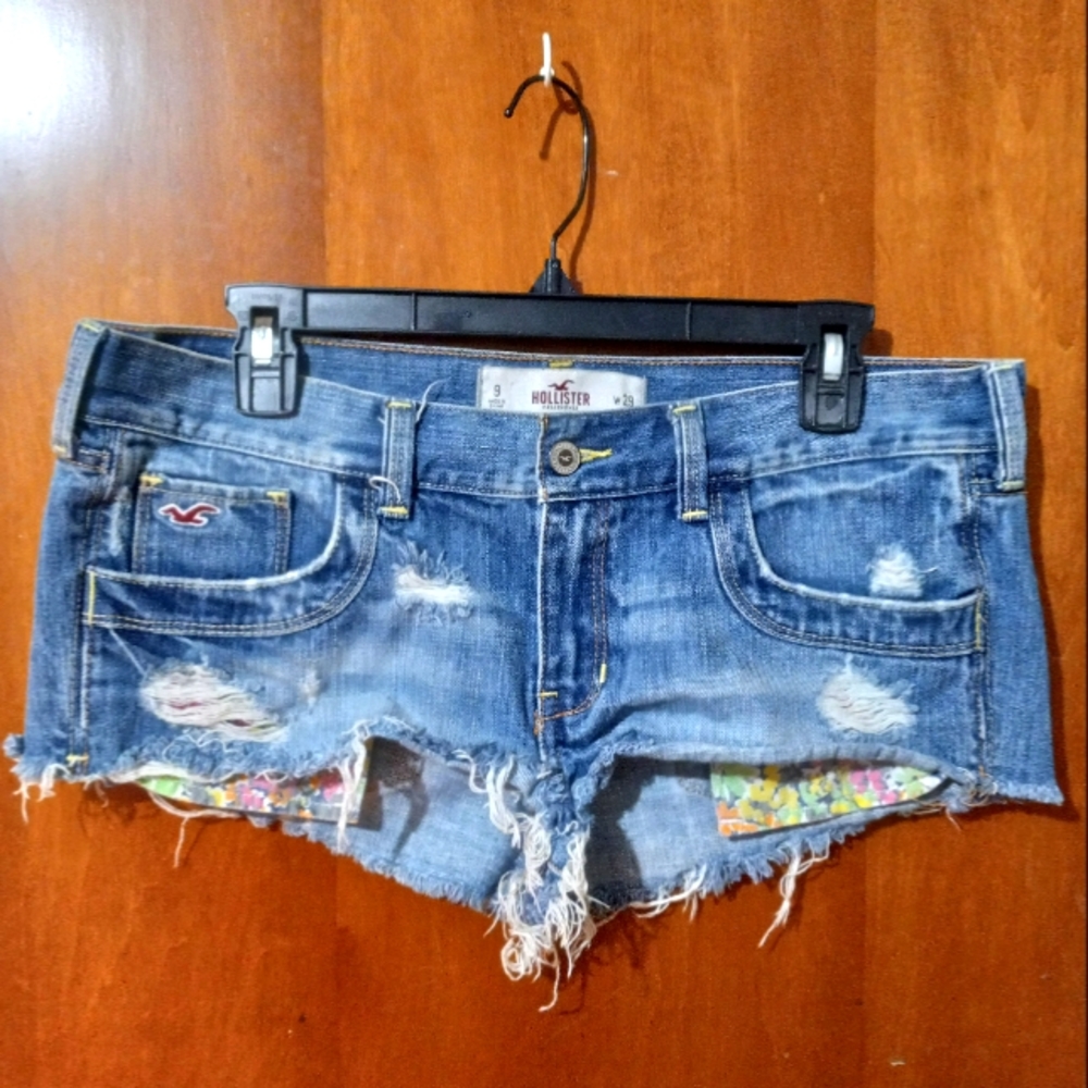 Hollister Lowrise Shorts Size 9